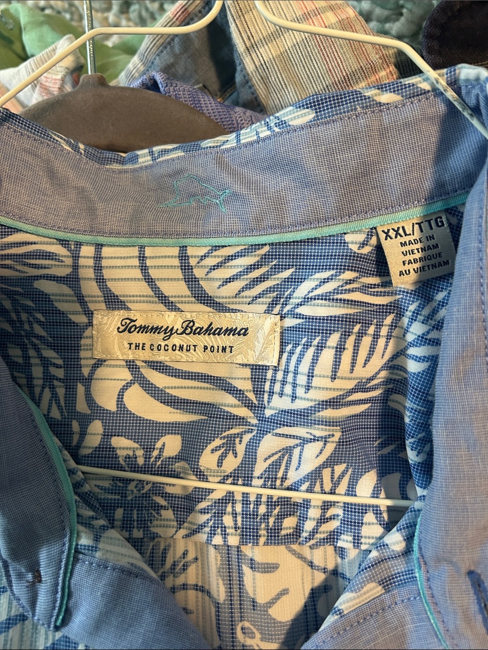 Tommy Bahama Coconut Point Cabana Blooms IslandZone® Camp Shirt - Picture 4 of 4